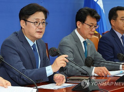 홍익표 "尹대통령, 채상병 특검 받아들이는 게 변화의 시작"