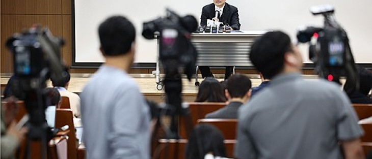 서울대 의대 교수들, 내일 총회서 '주 1회 전원 휴진' 논의